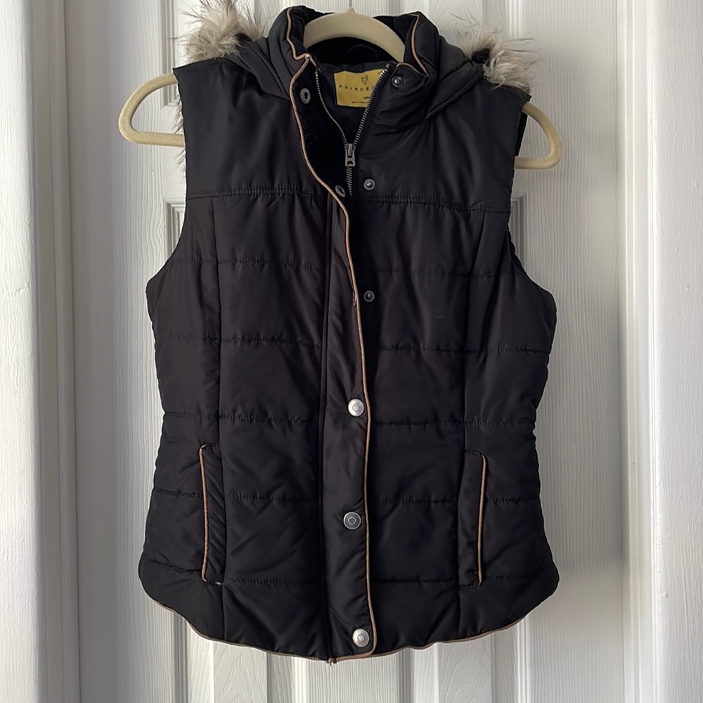 Women’s black puffer vest with brown fur hood size medium